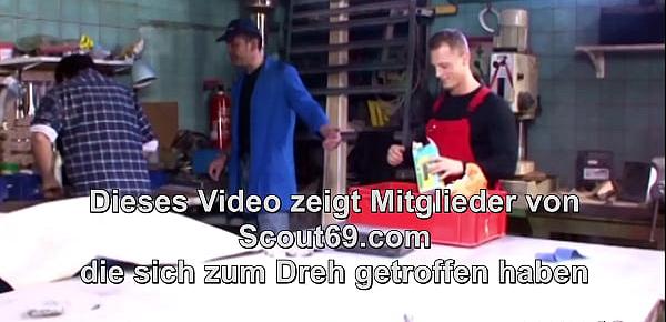 Ehefrau vom Chef mit extrem behaarter Fotze fickt den Jungspund Gesellen